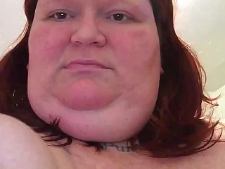 Amature chubby Jessie masturbates hairy pussy with vibrator